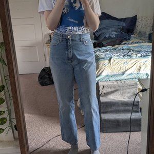 Vintage High-Rise Straight Leg Jeans!